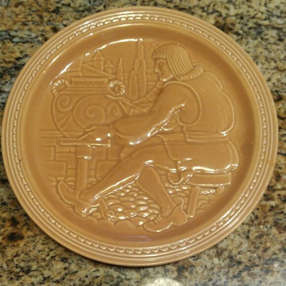 Homer Laughlin (Fiesta) 1939 NY World's Fair: The American Potter in Tan Beige - Picture 8 of 11